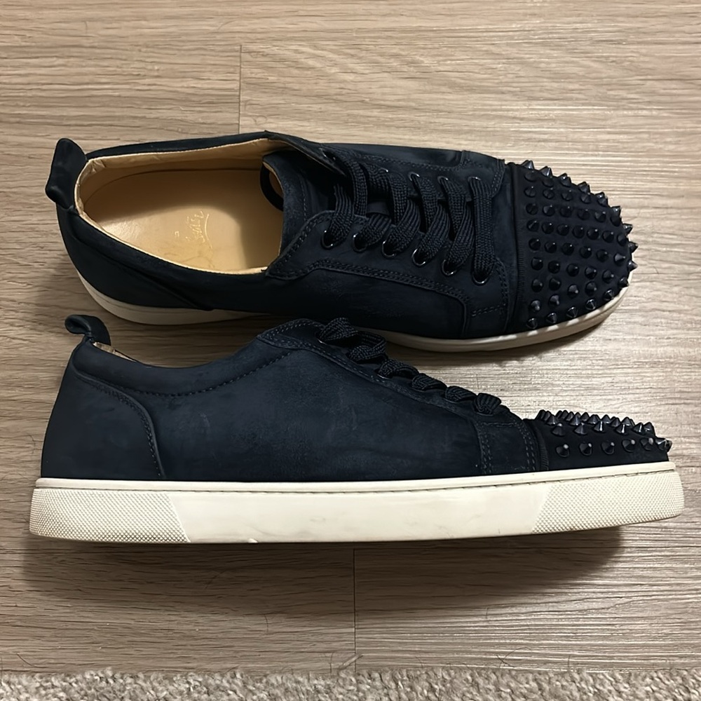 Christian Louboutin - Picture 4 of 5